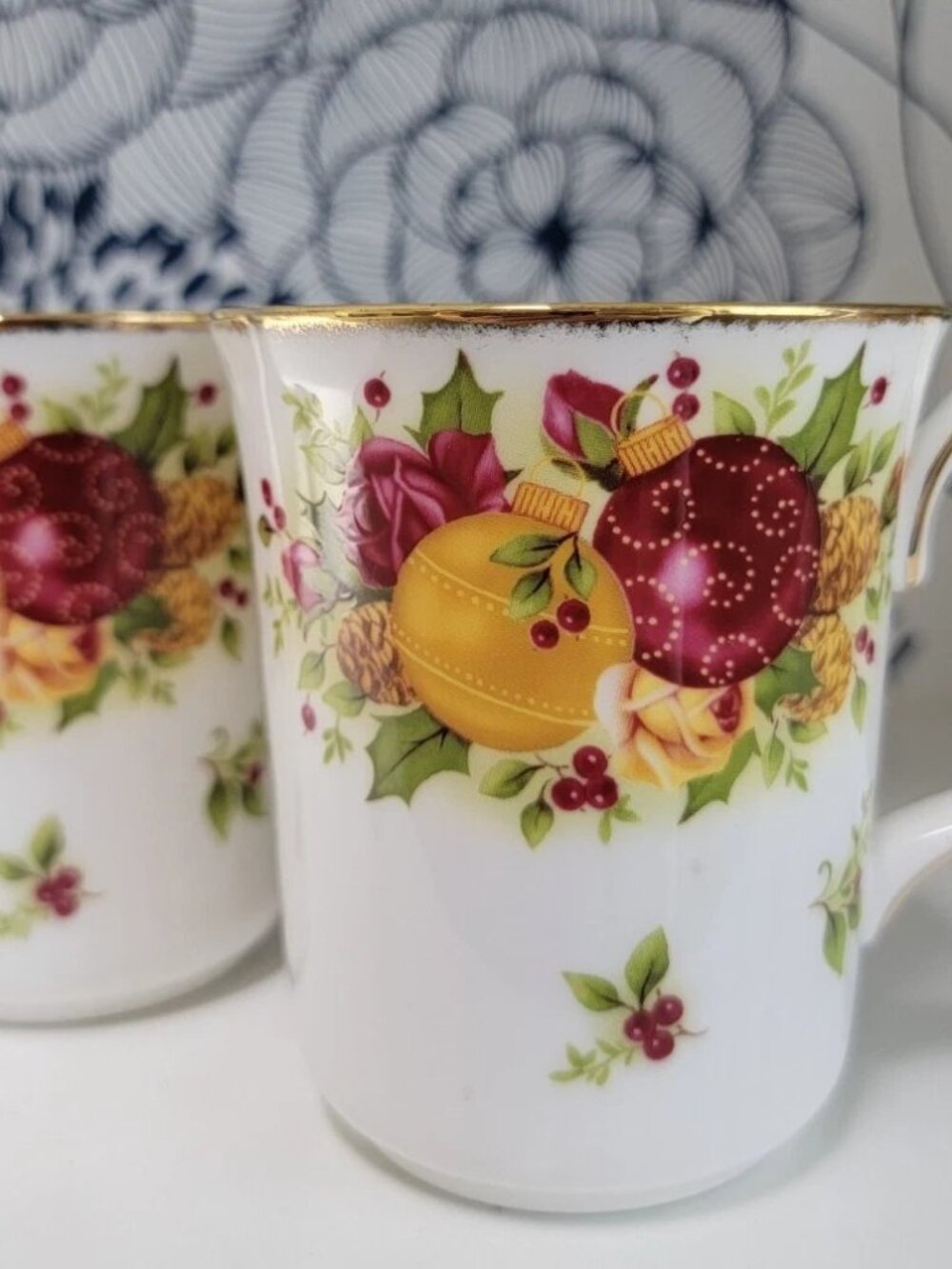 Royal Albert Old Country Roses Holiday 2006 mugs x2 Bristol Beaker style EUC